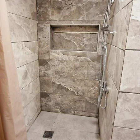 Apartment Closer 